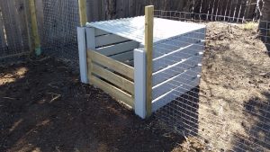 Compost bin for gallery